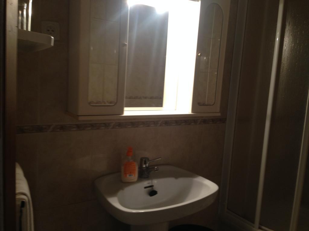 Pension Bertolin Barcelona Bagian luar foto