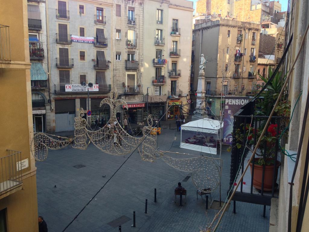 Pension Bertolin Barcelona Bagian luar foto
